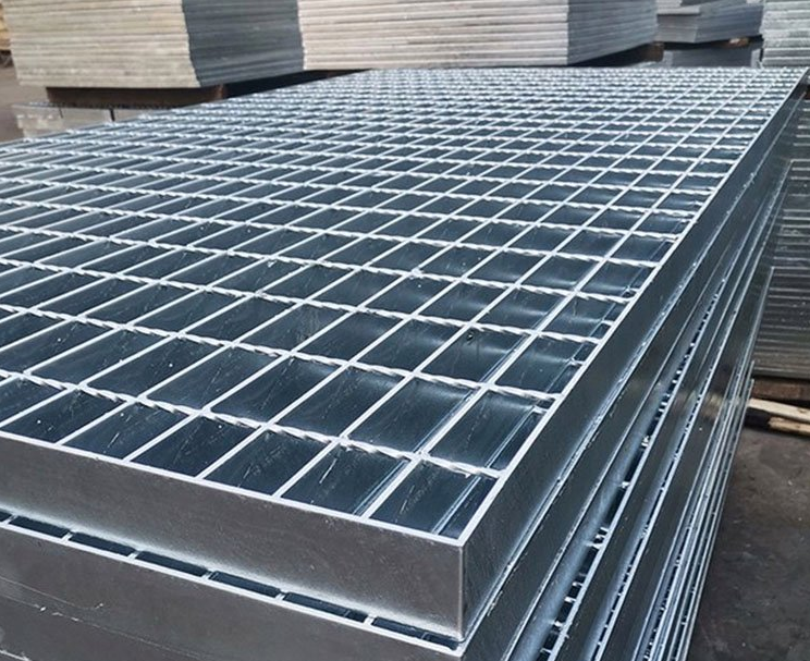 不銹鋼鋼格柵G504/40/100W，表面拋光處理，1.2米寬
